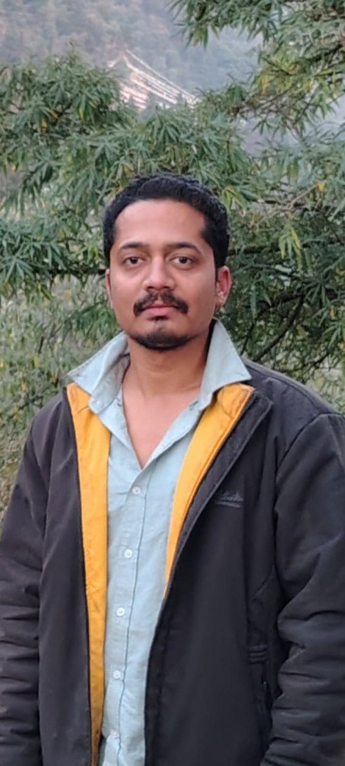Akshay Gupta  home tutor in Varanasi.